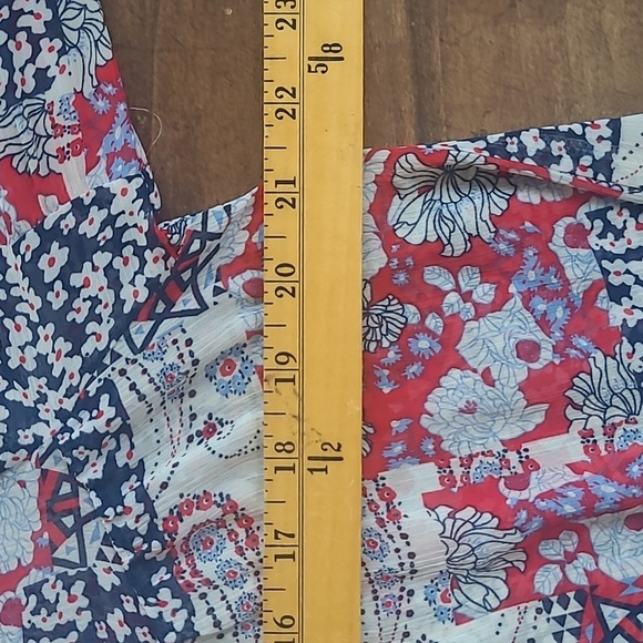 EUC Ariat Tracey Blouse Women's Medium Sheer Red/Blue Paisley Print Shirt - Picture 8 of 9